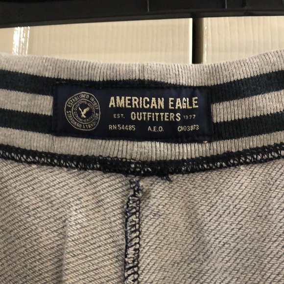 American Eagle Joggers - Picture 3 of 5